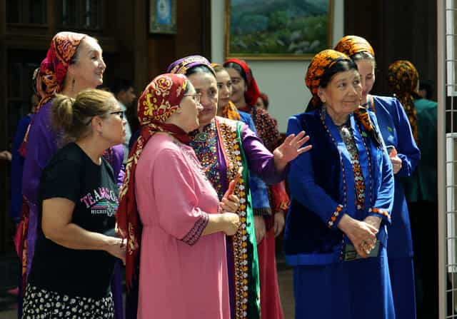 Фоторепортаж: В Ашхабаде открылась выставка «Наши национальные богатства – образец туркменской красоты»